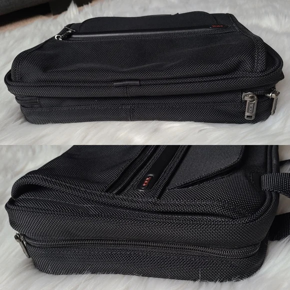 🔴SOLD🔴TUMI|Men's Classic Hanging Travel Toiletry Bag - Picture 8 of 11